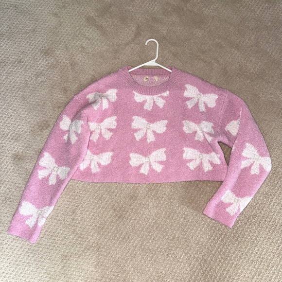 Cropped Pink Bow Knit Sweater with Pearl Accent Peach Love Medium - Picture 1 of 6